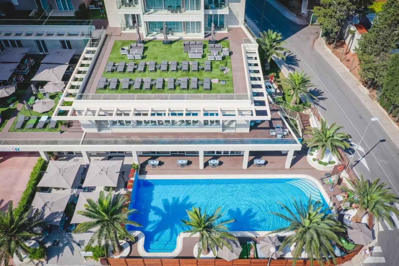 Hotel Ami Budva Petrovac Bagian luar foto