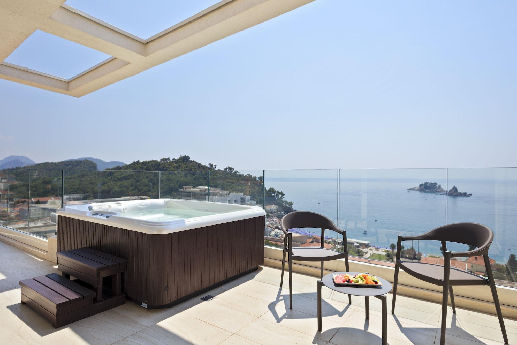 Hotel Ami Budva Petrovac Bagian luar foto