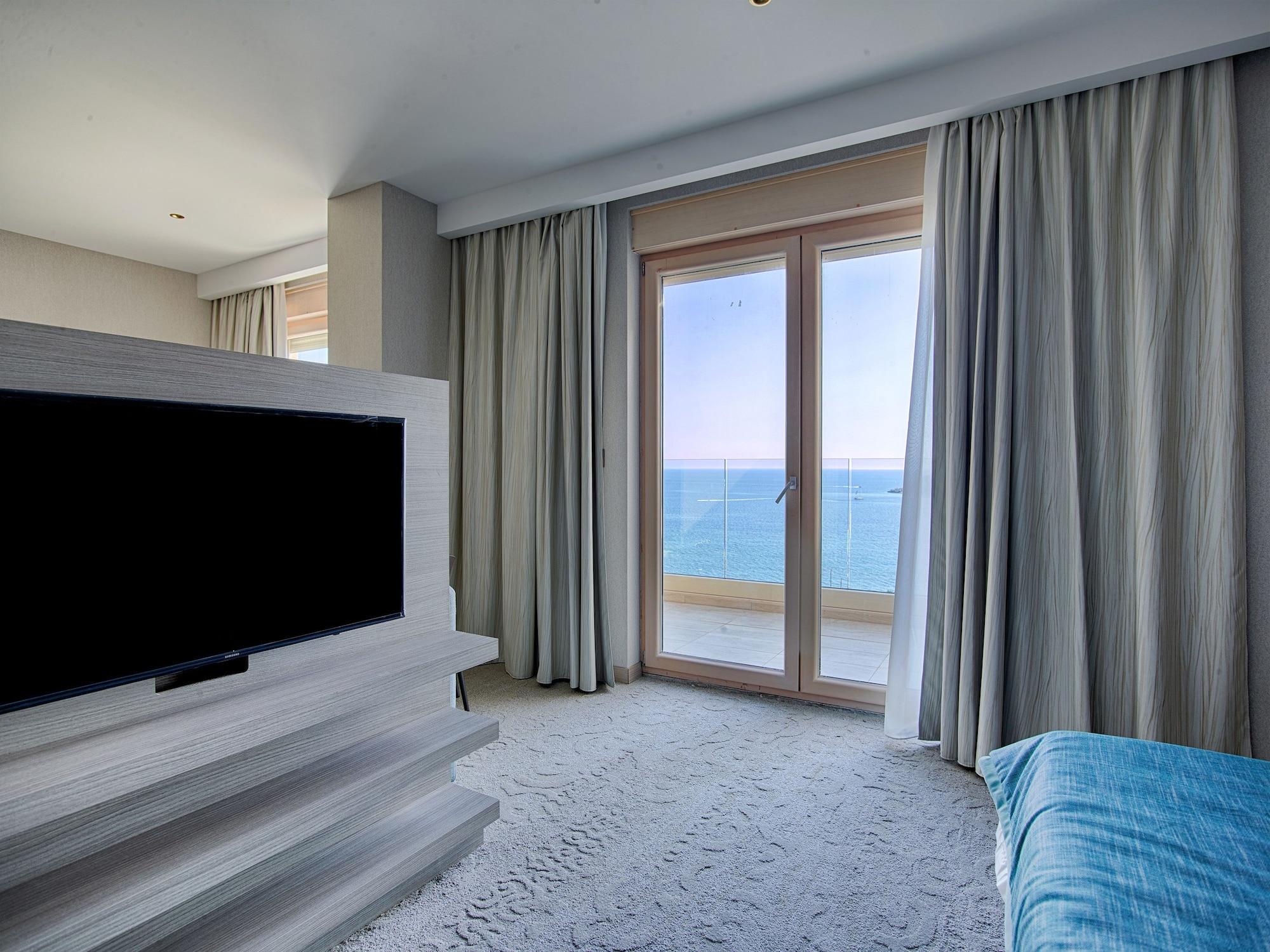 Hotel Ami Budva Petrovac Bagian luar foto