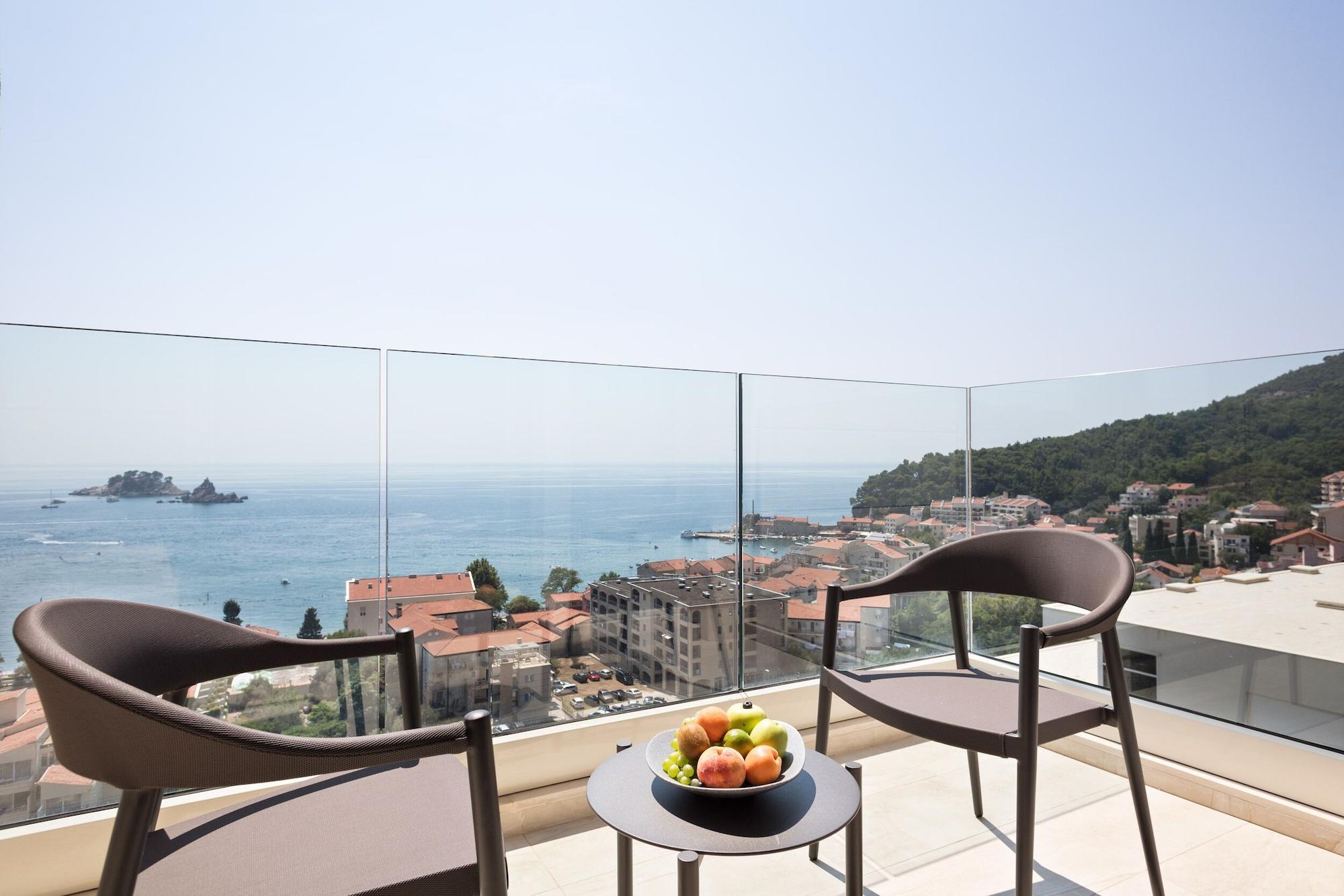 Hotel Ami Budva Petrovac Bagian luar foto
