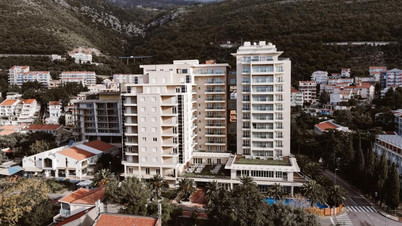 Hotel Ami Budva Petrovac Bagian luar foto