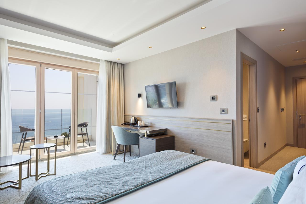Hotel Ami Budva Petrovac Bagian luar foto