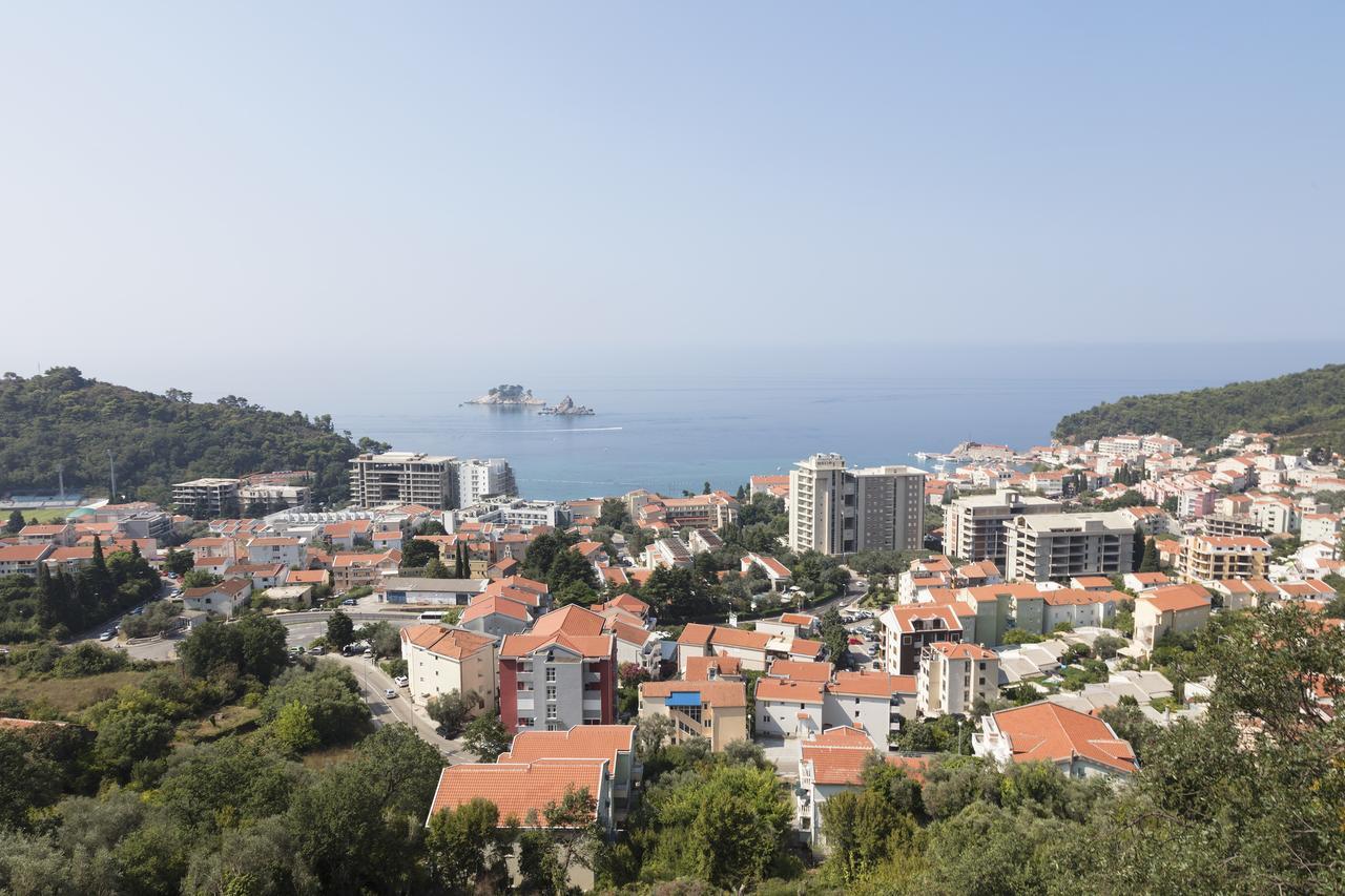 Hotel Ami Budva Petrovac Bagian luar foto